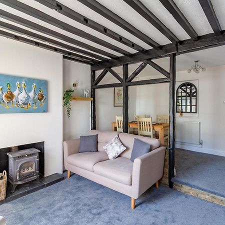Family Friendly Cottage With Bunk Beds And Courtyard Malmesbury Bagian luar foto