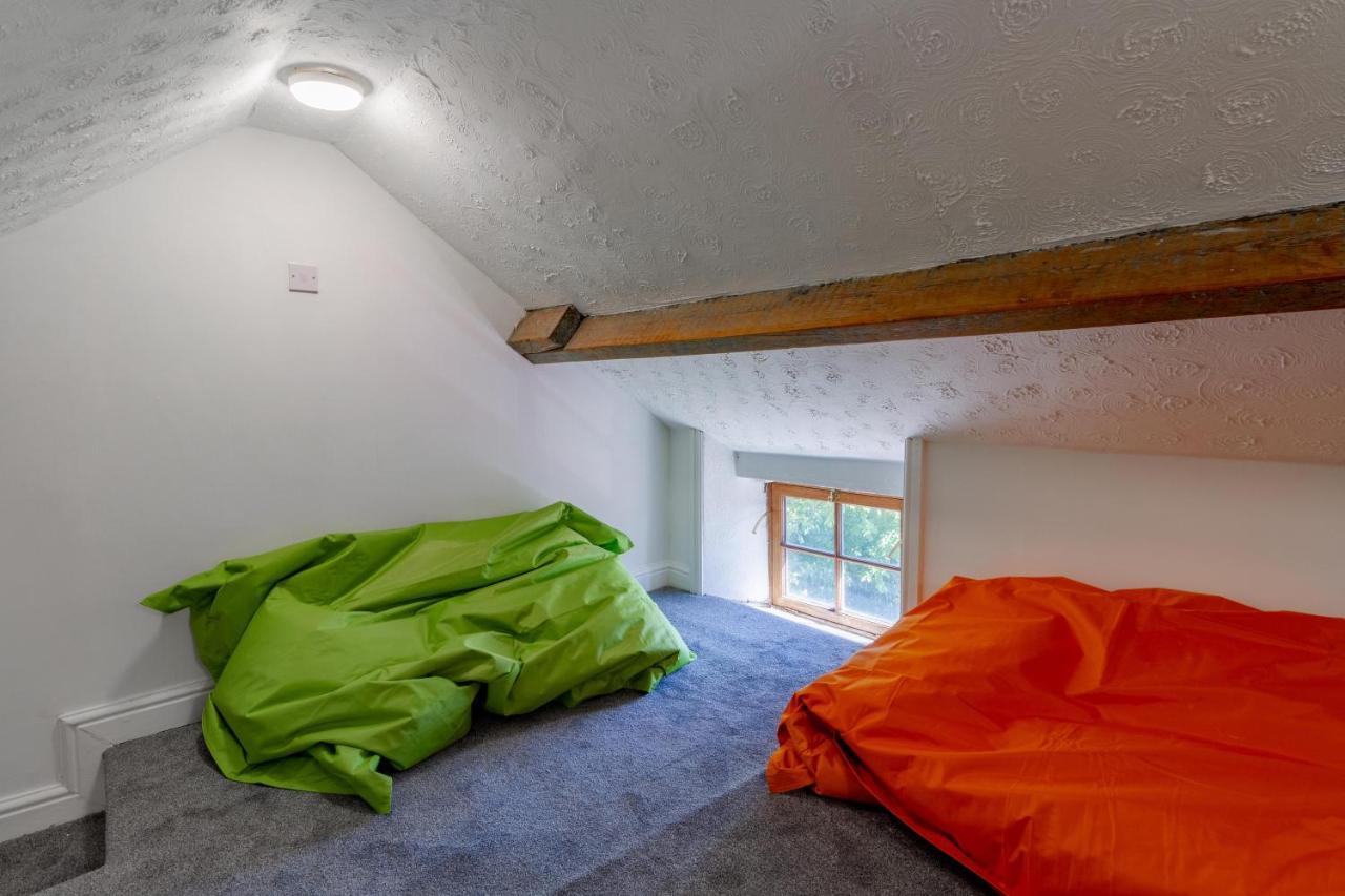 Family Friendly Cottage With Bunk Beds And Courtyard Malmesbury Bagian luar foto